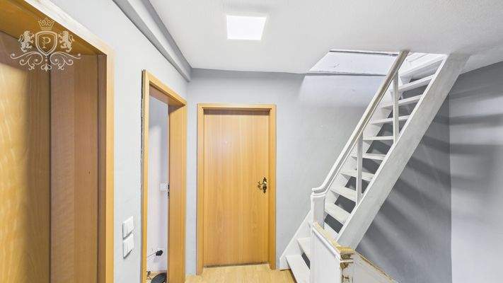 CAM01984G0-PR0457-STILL006