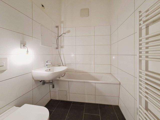 Kompaktes Raumwunder: Charmante, sanierte 3-Raum-Wohnung in Toplage - Photo 4