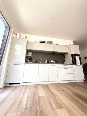 Küche - Verbessert - (KI generiert)