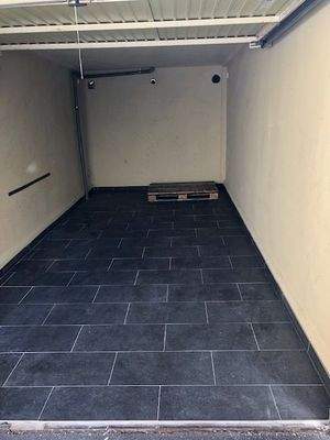 Garage gefliest mit Stromanschluß