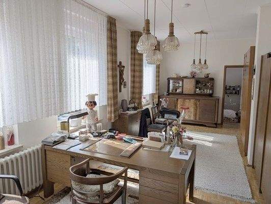 Büro freie Wohnung 1.OG