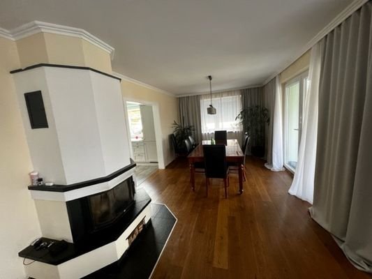 Esszimmer + Kamin EG