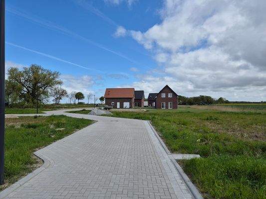 Straße vor dem Grundstück