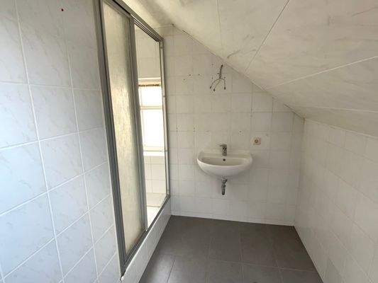 Bad mit Dusche - zweite Wohnebene