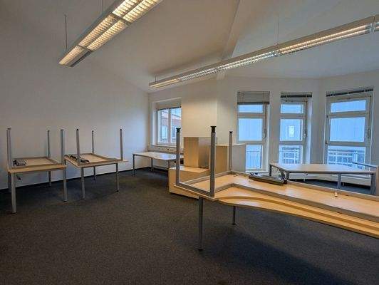 Büro / Besprechungsraum