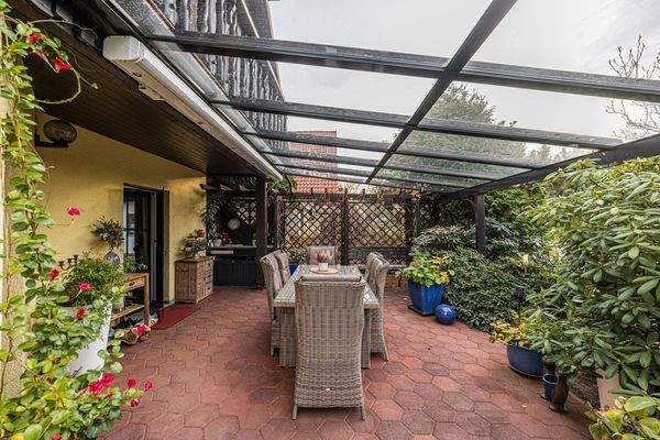 überdachte Terrasse