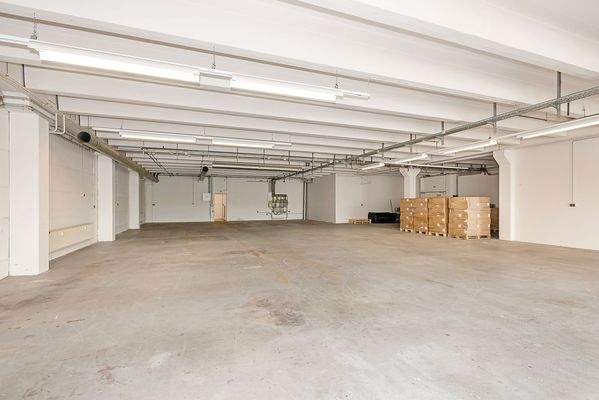 Halle / Bürofläche 