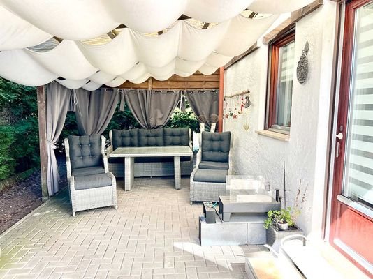 makellos 23a EFH Velgast - überdachte Terrasse .jp