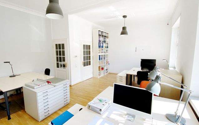 Separater großer Büroraum