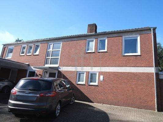 Aussenansicht und Stellplätze