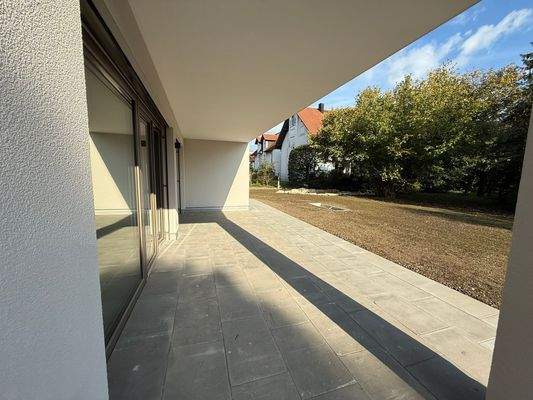 Terrasse mit Gartenblick