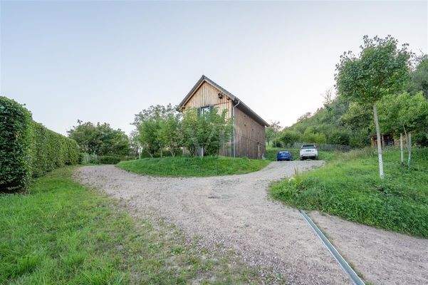 Auffahrt zum Wohnhaus