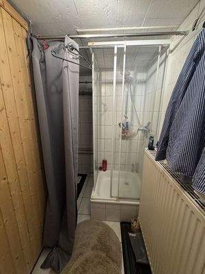 Dusche im Keller