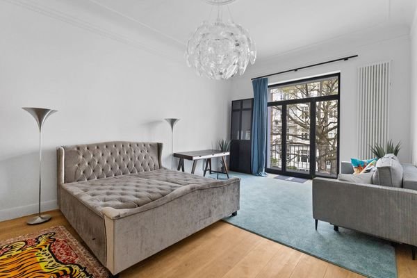 Weiteres Schlafzimmer mit Balkon