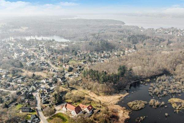 Luftbild mit Schloßteich und Ostsee