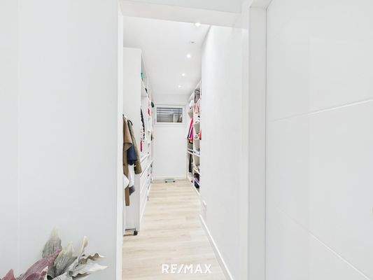 begehbarer Kleiderschrank