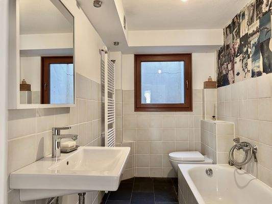 Wannenbad im Gartengeschoss