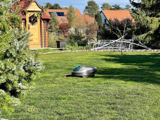 Rasenmäherroboter inklusive