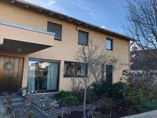 Hausansicht-Eingang rechts