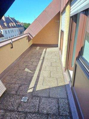 Terrasse vor Kinder- und Arbeitszimmer