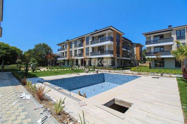 Flats for Sale in a Secure Complex with a Pool in Yalova