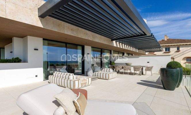 Unique Beachfront Project in Estepona with Luxury Apartment
