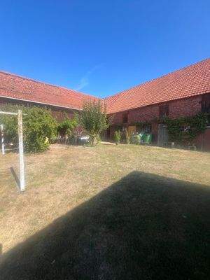 Scheune mit angrenzender Wiese IMG_4637.JPG