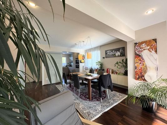Wohnzimmer / Essbereich