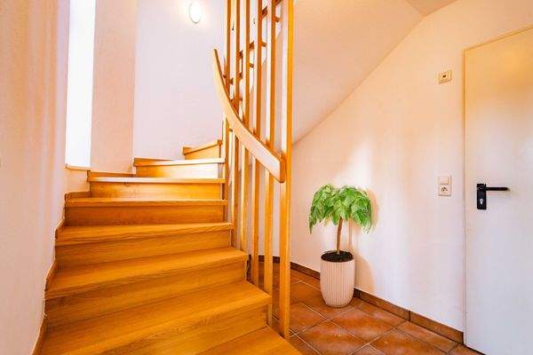 Treppe aus Massivholz