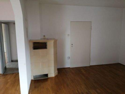 gemütlicher Gas Kachelofen in Zimmer 2+3