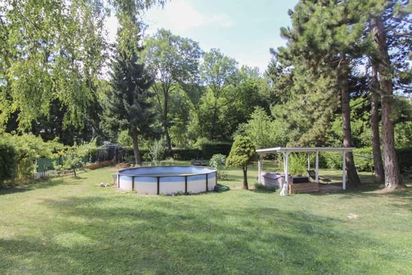 Garten mit Pool