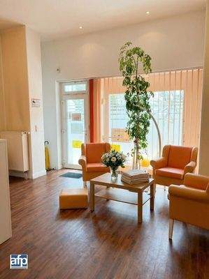 Wartebereich od. Wohnzimmer