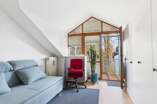 Gäste-/Arbeitszimmer m. Balkon