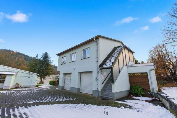 kombiniertes Wohn-/Gewerbegebäude mit Aufgang zur Wohnetage