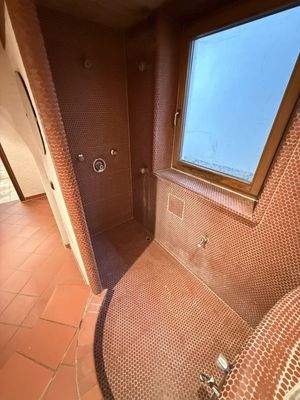 Dusche im Wellnesbereich