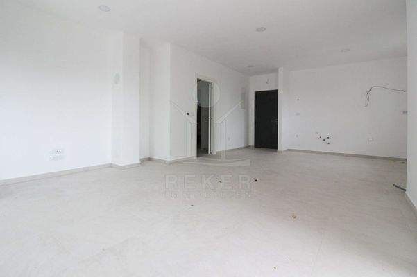 Im Haupthaus wartet ein geräumiger Wohnbereich