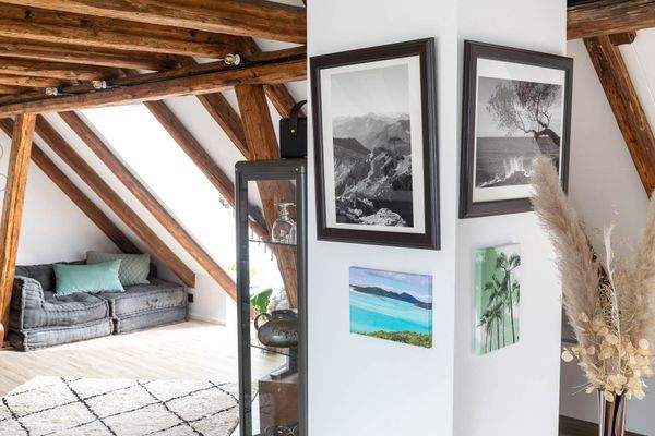 Wohnen unter historischem Dachstuhl