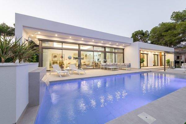 Detached Villas with Private Pools in Pinar de Campoverde Spain