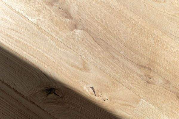 Warme Holzmaterialien