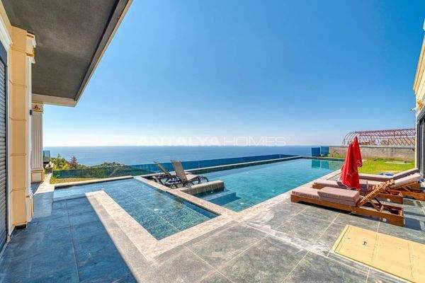 Manor House with Private Pool Near Beach in Kargicak Alanya