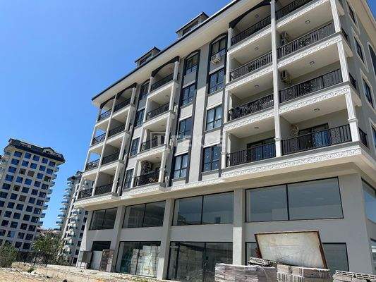Sea-View Apartments in a Social Compound in Mahmutlar Alanya