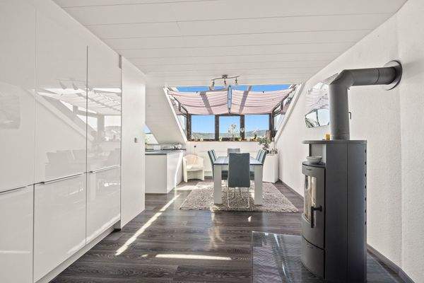 Essbereich mit Schwedenofen OG