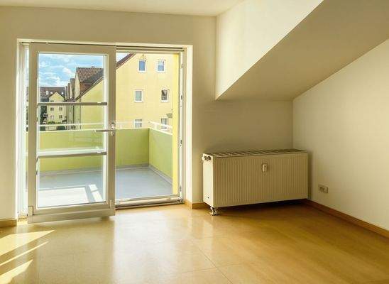 Wohnküche mit Balkonzugang