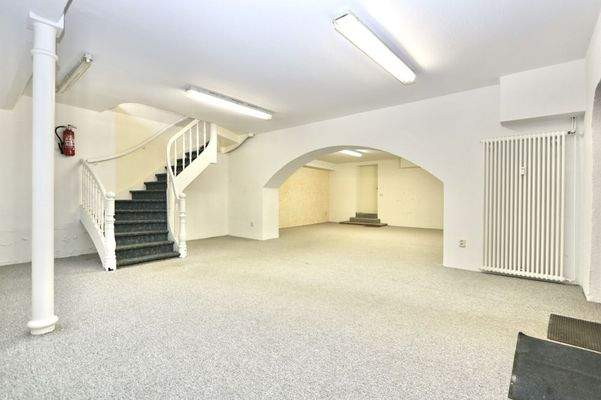 Der Kellerbereich mit Gewölbebogen 