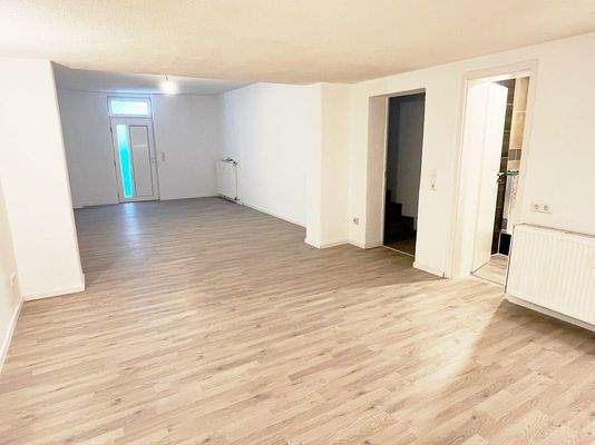 vielseitig nutzbarer Raum Untergeschoss.JPG