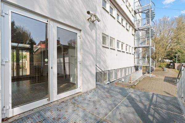  Rückseite Anbau Fluchtreppe