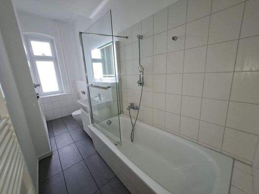 Badezimmer mit Wanne