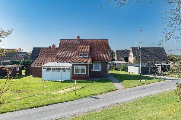 Vorderansicht vom Deich