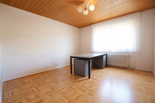 Büro - (KI generiert)