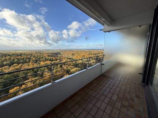 großer Balkon mit Weitblick